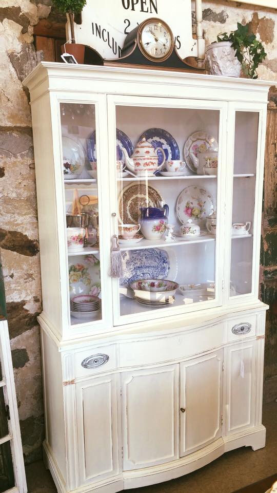 Vintage China Hutch Makeover And The, Cream Colored China Cabinets